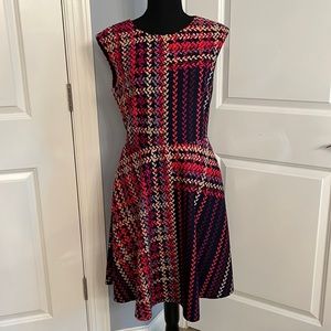 Dress for fall in this adorable size 6 dress.